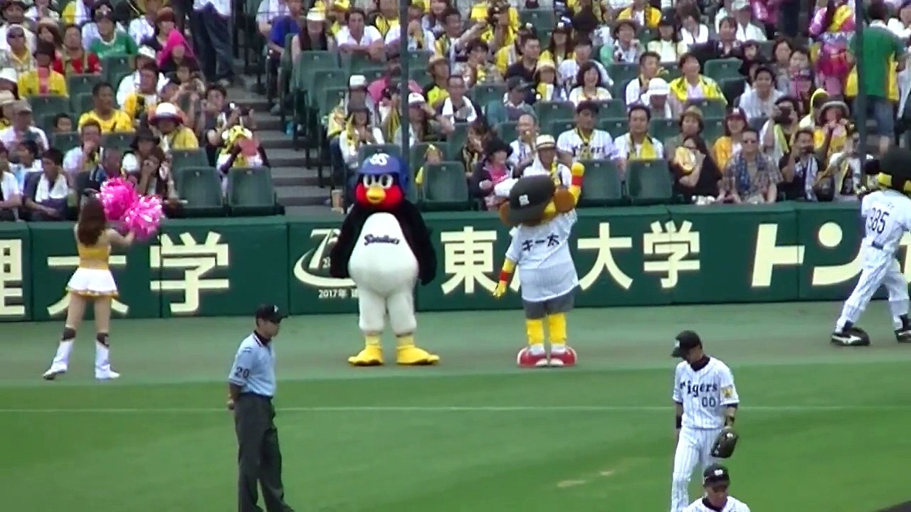 キー太との勝負に勝って景品を要求するつば九郎