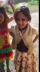 गजब का टैलेंट है गरीब लड़की में भारत का टैलेंट सड़को पे भूखा घूम रहा है