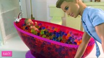 Mashaallah es) allí pasado en y masha oso de dibujos animados Barbie mamá con bañera muñecas de baño con espuma el