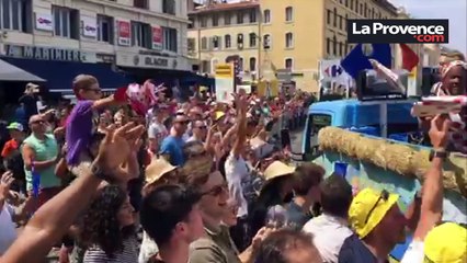 Tour de France à Marseille : la caravane déambule sur le Vieux-Port