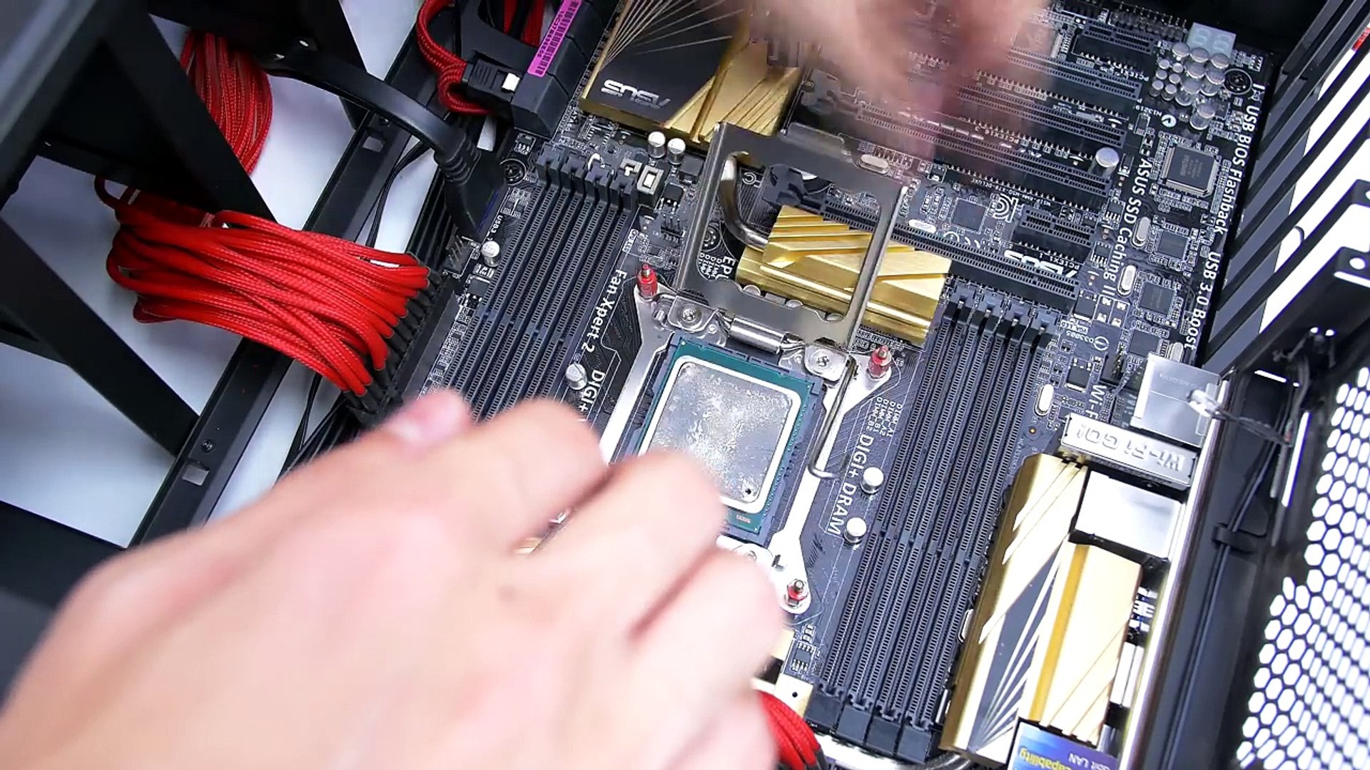 ⁣$3000 Ultimate Gaming PC - Time Lapse Build (3)