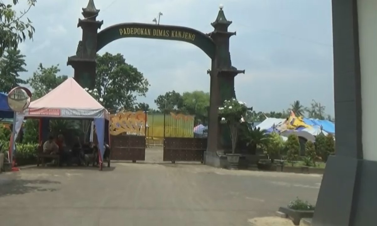 Pengikut Dimas Kanjeng Masih Bertahan di Padepokan