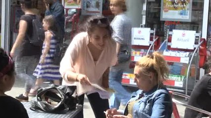 Berlin'de Hacivat Karagözlü Seçime Katılım Teşviki