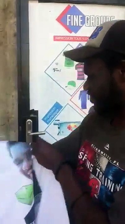 Insolite: Cet homme dit qu'il veut être député parce que... A mourir de rire