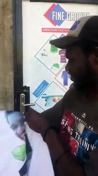 Insolite: Cet homme dit qu'il veut être député parce que... A mourir de rire