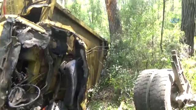 Muğla'da Çöp Kamyonu Uçuruma Yuvarlandı: 2 Ölü, 1 Ağır Yaralı
