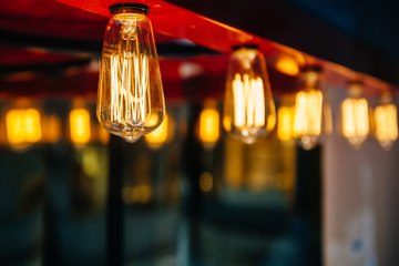 Le Côté obscur de l'Ampoule - HD (2017)