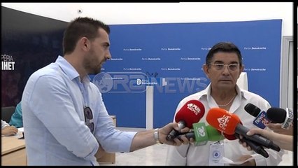 Download Video: Ora News – Selami: Fotoja e Bashës në disa qendra votimi. E konfirmon edhe Gjana