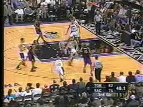 NBA Vince Carter Dunk On Divac