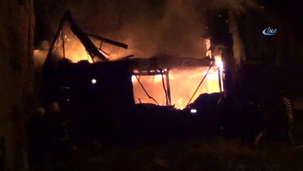 Sandıklı'da Sabaha Karşı Kortutan Yangın