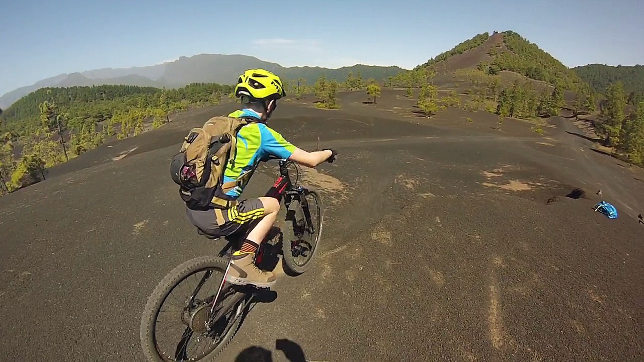 20170307 Fun with my son in the black ash on La Palma