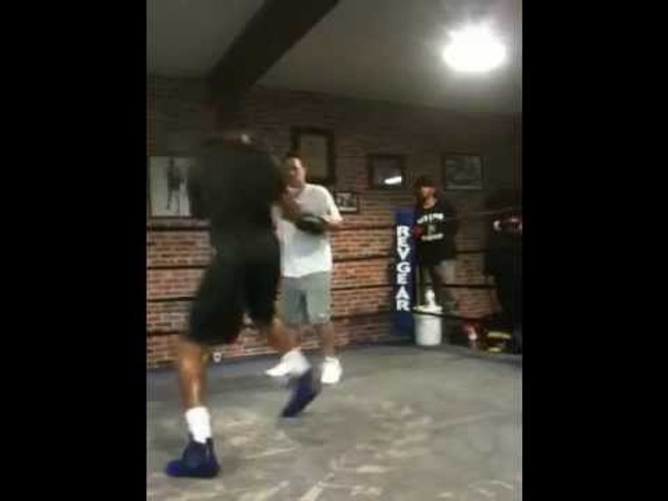 Chad Dawson Working The Mitts
