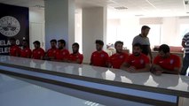 Elaziz Belediyespor'da Toplu Imza Töreni