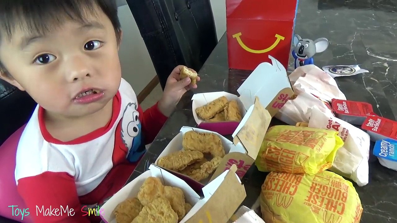 и в  в и к  боль и на Детка ребенок Плохо ванная проверить доктор пердеж дает Макдоналдс игла животик mcstuffins