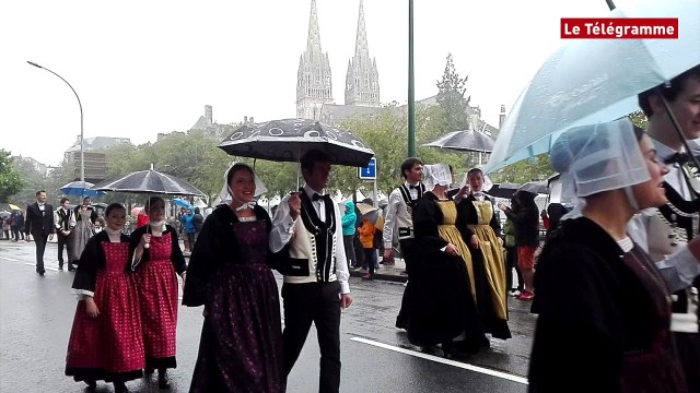 Cornouaille. Chorégraphie sous un manteau de pluie