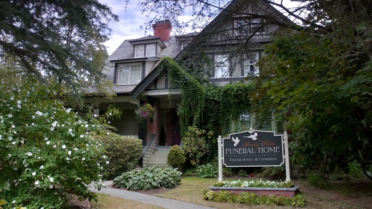 iZOMBIE Season 4 TRAILER Comic Con