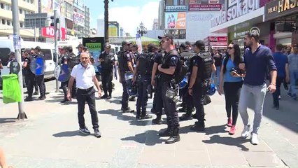 Izinsiz Gösteriye Polis Müdahalesi