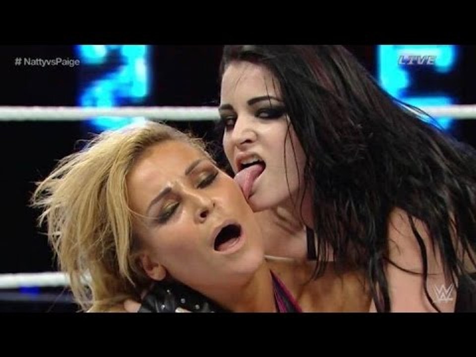 Top 10 Hottest Woman WWE Wrestlers of 2016.