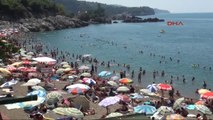 Zonguldak'ın Mavi Bayraklı Plajı Kapuz, Akdeniz Sahillerini Aratmadı
