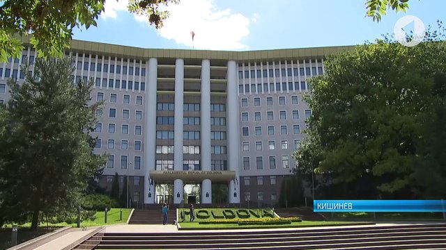 Парламент Молдовы требует вывести войска России из Приднестровья