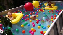 Мячи центр Семья для весело в помещении Дети Дети ... играть детская площадка Игровая комната слайды с |