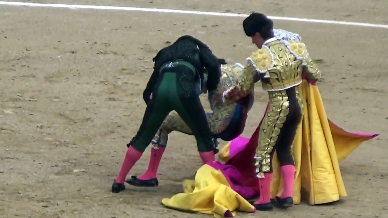 Brutal cornada a Lopez Simon