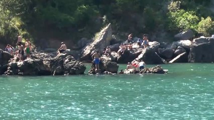 Sıcak Hava, Deniz, Göl ve Parklara Akın Ettirdi