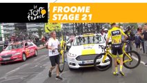 Changement de vélo pour Froome / Froome is changing is bike  - Étape 21 / Stage 21 - Tour de France 2017