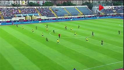 لقطة غريبة من وليد عبد الله حارس النصر السعودي أمام العهد اللبناني