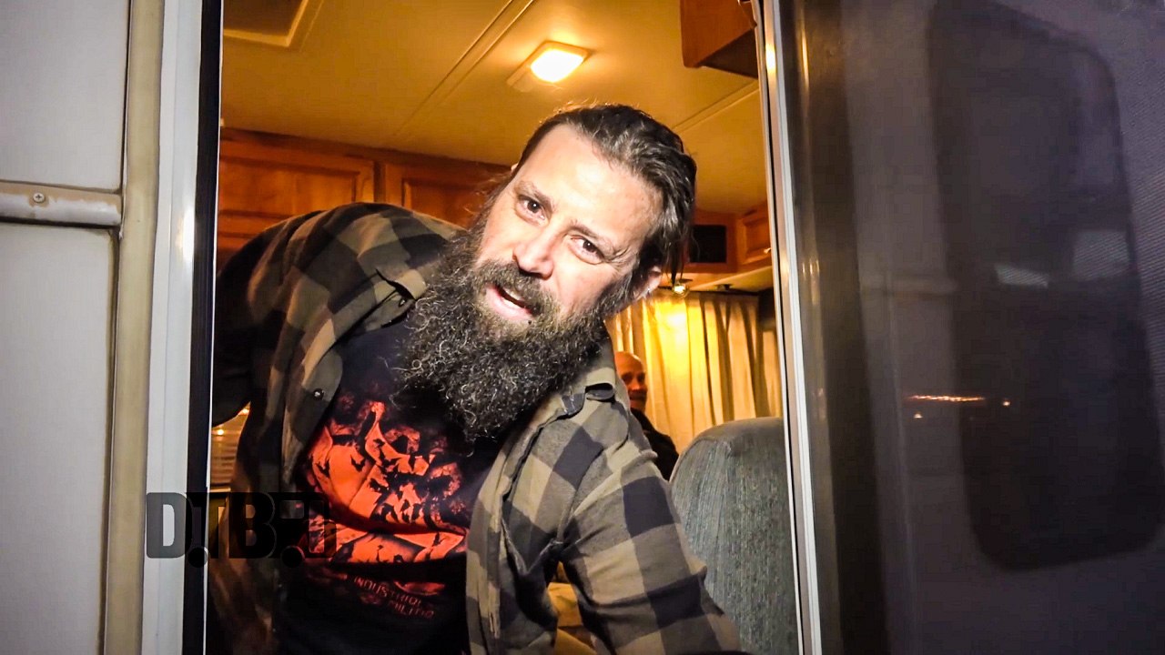Azreal - BUS INVADERS Ep. 1170
