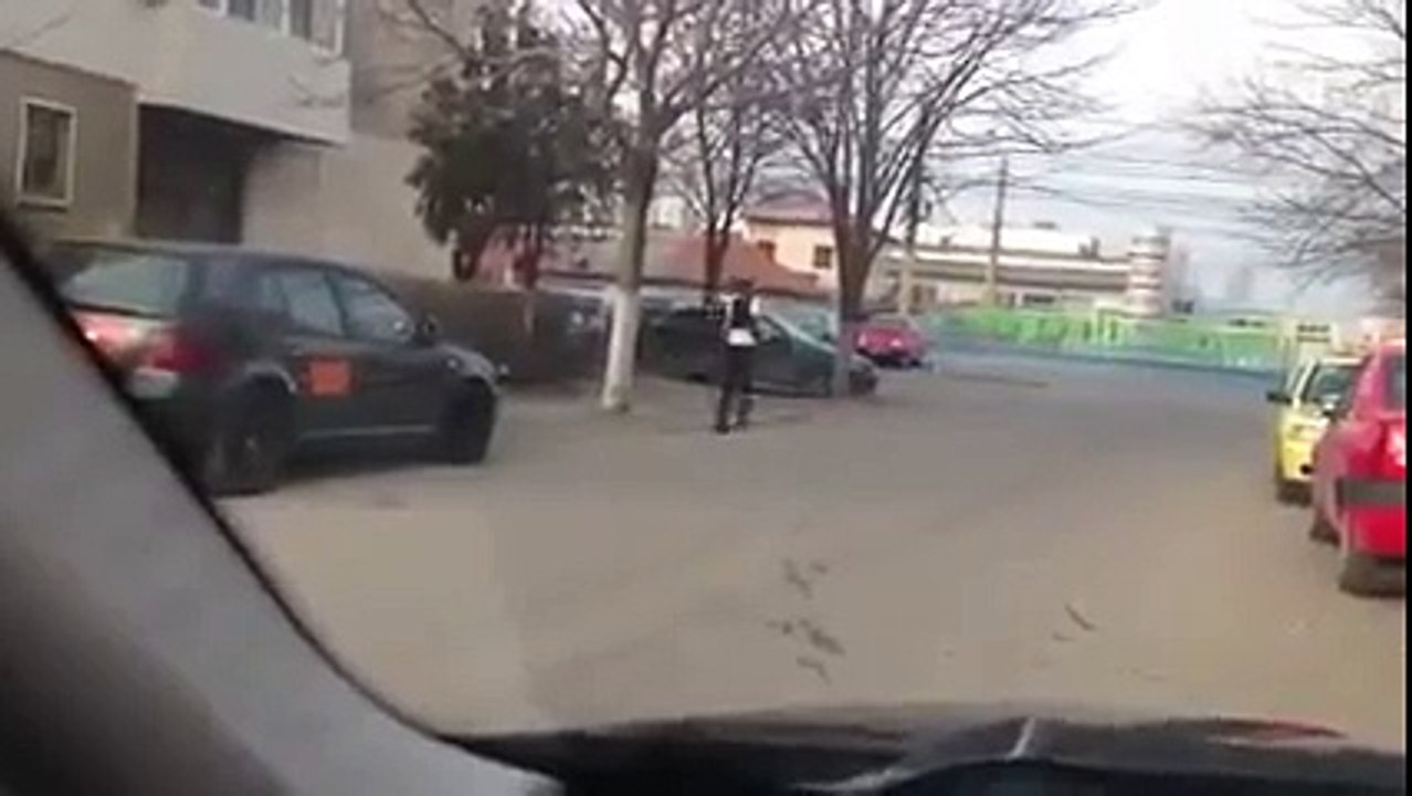 Lady Shows How Not To Be In High heels