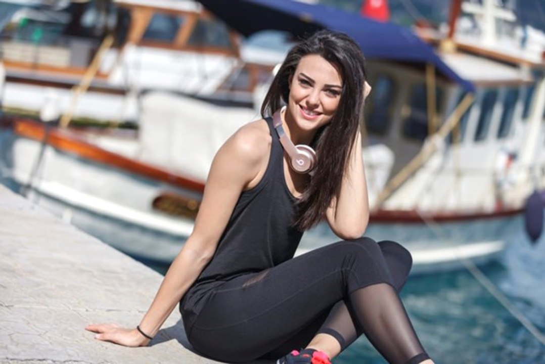 Defalarca İnkardan Sonra Tuvana Türkay, Alper Potuk ile Aşk Yaşadığını İtiraf Etti