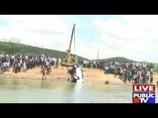 Koppal: Car Falls Into Channel, Couple Saved