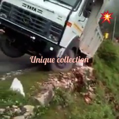 गाड़ी पहाड़ से गिर गई ,देखे लाईव विडियो