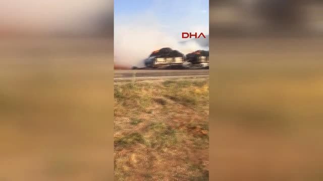 Antalya Römorklar ve Saman Balyaları Yandı