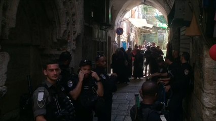 الاحتلال يمنع حراس الأقصى من الاعتصام على باب المجلس