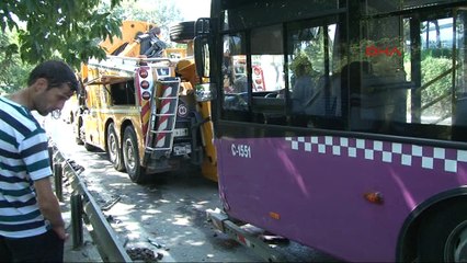 BEYLERBEYİ TÜNELİNDE HALK OTOBÜSÜ 9 OTOMOBİLE ÇARPTIKTAN SONRA DURABİLDİ : 11 YARALI