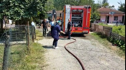 Elektrik Kontağından Çıkan Yangında İki Katlı Ev Yandı