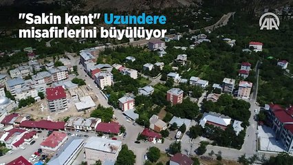 Sakin kent Uzundere misafirlerini büyülüyor