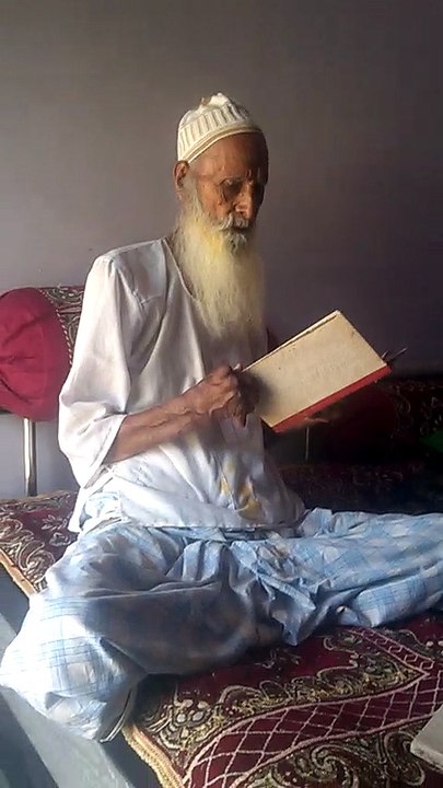 Sufi Abu Mohammad Wasil(Age 95 Years) is Senior Urdu Poet From Bahraich Reciting his Gazal recorded by Faranjuned