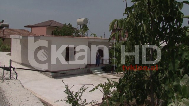 Djali vret babain dhe plagos nënën e tij