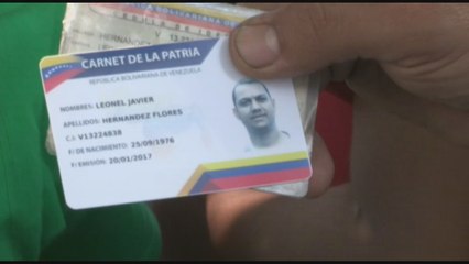Código QR, el sistema que controla los votos de Maduro