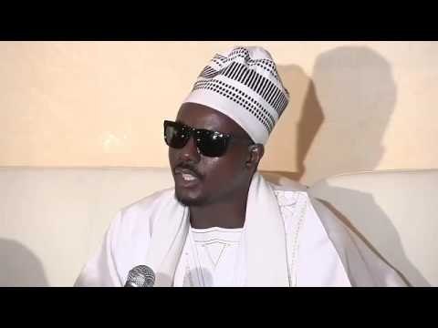 Serigne Bass Abdou Khadre et les dignitaires