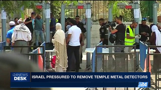 i24NEWS DESK | Israel pressured to remove Temple metal detectors | Monday, July 24th 2017