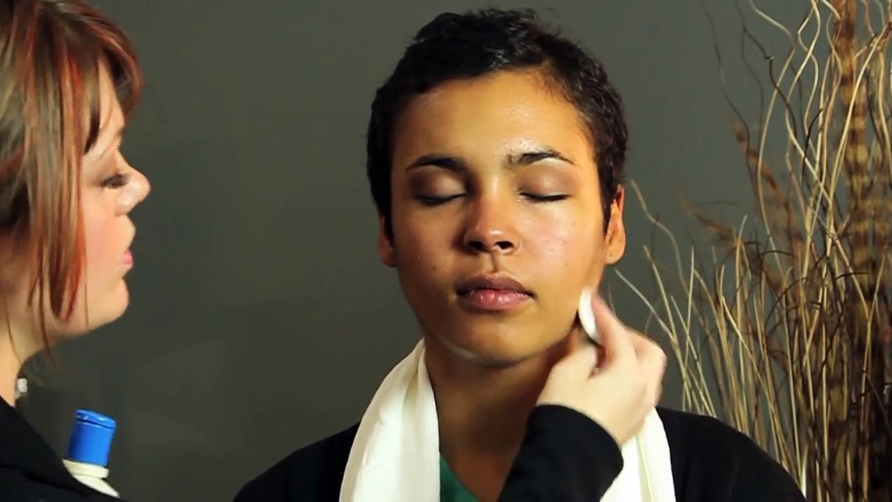 How to Apply Cleanser, Toner & Moisturizer _ Advice for Face Makeup