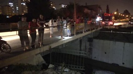 Hafif Ticari Araç, Atık Su Kanalına Uçtu: 2 Yaralı