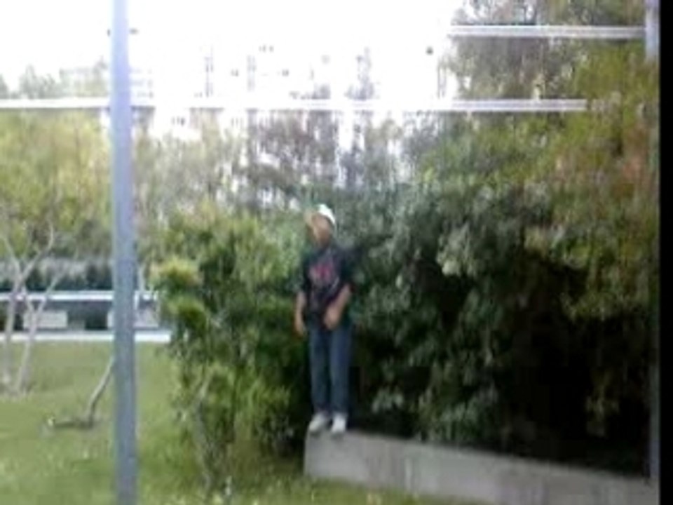 Vincent Qui tombe kom une merde !! Mdr