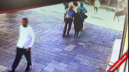 İstanbul'daki kapkaç anı kameralara yansıdı