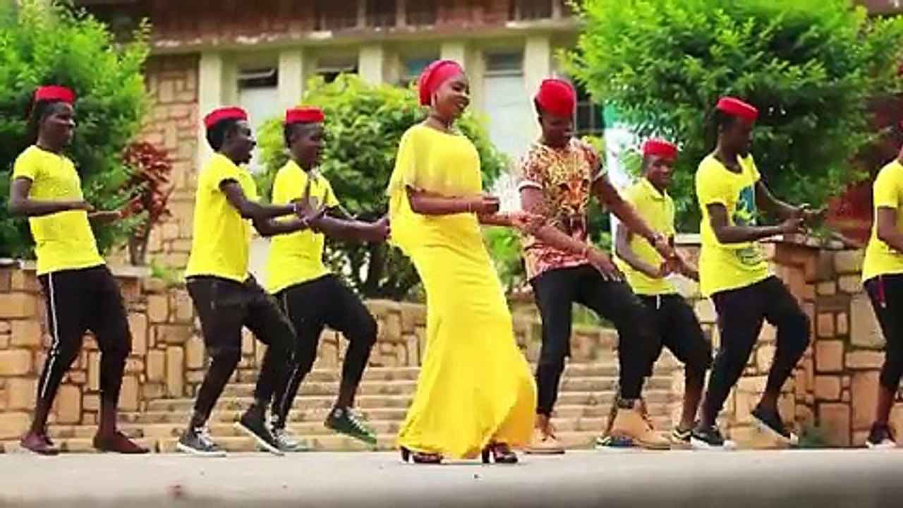 RAWA DA GIRGIZAR YAN MATA HAUSA SONG