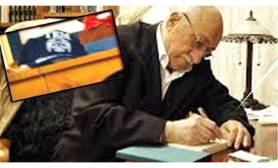 FETÖ'nün Elebaşı Gülen'in Şok Fotoğrafı Ortaya Çıktı! Kumpas Terfilerini Böyle İmzalamış